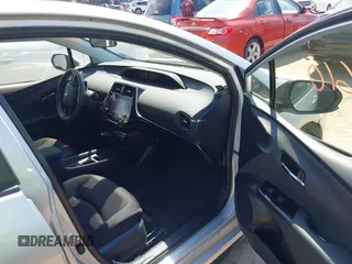 2021 Toyota Prius LE z VIN JTDL9MFU3M3028805, wystawiony jako IAAI lot #42043610 z przebiegiem 26 436 mil mil oraz . Historia ofert i sprzedaży dostępna na DreamBid. Obrazek 5.