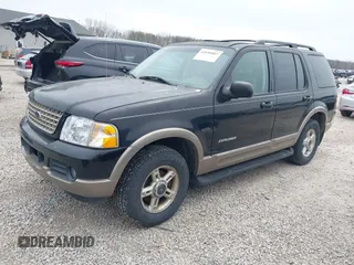 2002 Ford Explorer Eddie Bauer z VIN 1FMZU74E82UA67267, wystawiony jako IAAI lot #42030007 z przebiegiem 235 253 mil mil oraz . Historia ofert i sprzedaży dostępna na DreamBid. Obrazek 2.