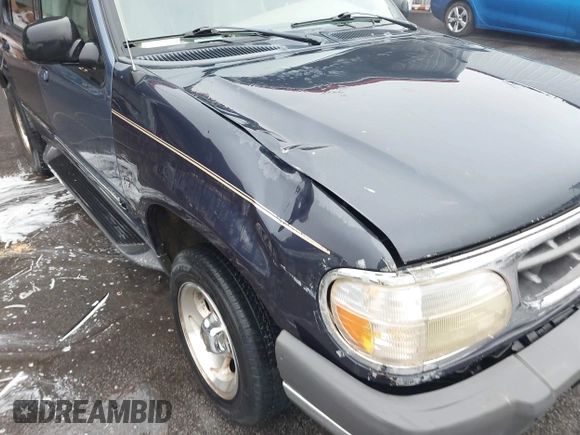 2000 Ford Explorer XLT with VIN 1FMZU63P8YUB81789, listed as a IAAI auction lot 41518021 with 243,748 mi miles and . Bid and sale history available at DreamBid. Image 6.
