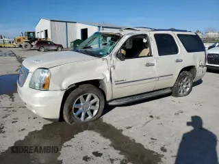 2013 GMC Yukon Denali z VIN 1GKS1EEF2DR370050, wystawiony jako Copart lot #45905015 z przebiegiem 144 515 mil mil oraz Szkoda całkowita • Salvage title. Historia ofert i sprzedaży dostępna na DreamBid. Obrazek 1.