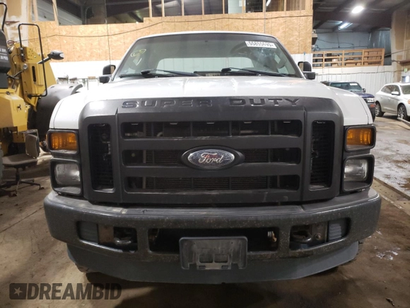 2010 Ford F-250 XL z VIN 1FTSX2B59AEA18879, wystawiony jako Copart lot #55855695 z przebiegiem 139 494 mil mil oraz Tytuł czysty. Historia ofert i sprzedaży dostępna na DreamBid. Obrazek 5.