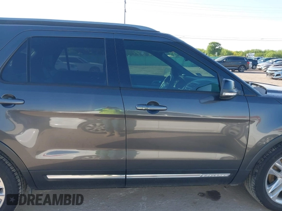 2017 Ford Explorer XLT z VIN 1FM5K7D8XHGC54063, wystawiony jako IAAI lot #42076830 z przebiegiem 115 686 mil mil oraz . Historia ofert i sprzedaży dostępna na DreamBid. Obrazek 13.