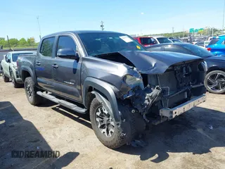 2016 Toyota Tacoma SR with VIN 5TFCZ5AN6GX032026, listed as a IAAI auction lot 42091523 with 159,259 mi miles and . Bid and sale history available at carsss.com. Image 1.