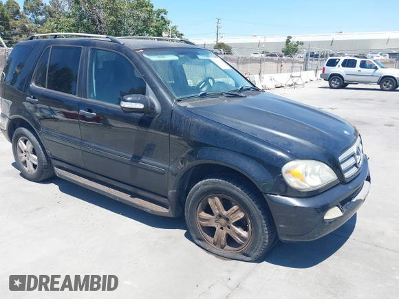 2005 Mercedes-Benz M 350 с VIN 4JGAB57E15A541021, выставлен на аукционе IAAI как лот 42686582 с пробегом 260 079 миль миль и . История ставок и продаж доступна на DreamBid. Изображение 1.