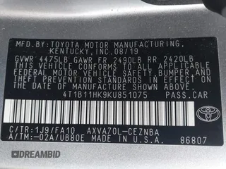 2019 Toyota Camry LE z VIN 4T1B11HK9KU851075, wystawiony jako IAAI lot #41911090 z przebiegiem 114 762 mil mil oraz . Historia ofert i sprzedaży dostępna na DreamBid. Obrazek 9.