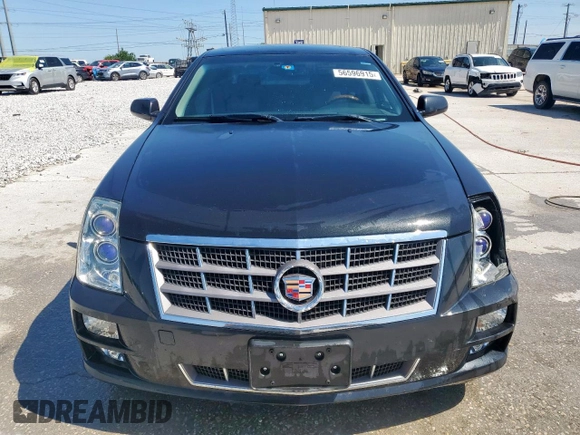 2009 Cadillac STS RWD z VIN 1G6DW67V390103790, wystawiony jako Copart lot #56596915 z przebiegiem 57 537 mil mil oraz Czysty tytuł • Clean title. Historia ofert i sprzedaży dostępna na DreamBid. Obrazek 5.