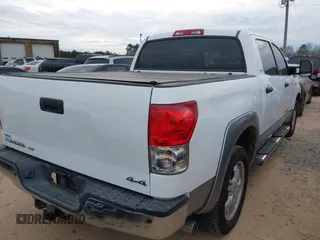 2007 Toyota Tundra SR5 with VIN 5TBDV54117S489964, listed as a IAAI auction lot 41426476 with 217,606 mi miles. Bid and sale history available at carsss.com. Image 4.