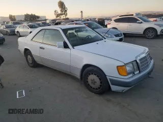 1990 Mercedes-Benz 300 CE with VIN WDBEA51D3LB226154, listed as a Copart auction lot 88838675 with 118,864 mi miles and Clean Title. Bid and sale history available at DreamBid. Image 4.