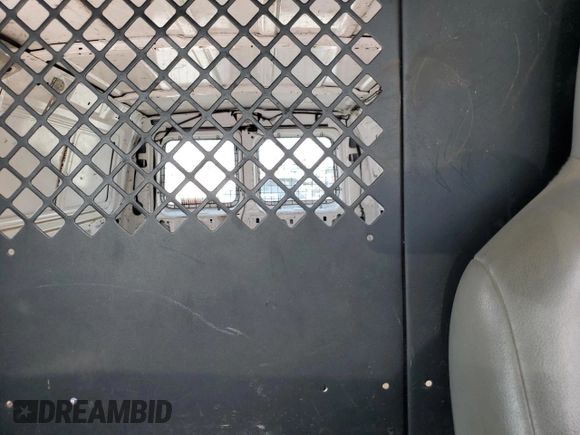 2013 Ford Econoline Cargo Commercial z VIN 1FTNE2EW6DDA91936, wystawiony jako Copart lot #58979795 z przebiegiem 215 697 mil mil oraz Szkoda całkowita • Salvage title. Historia ofert i sprzedaży dostępna na DreamBid. Obrazek 10.