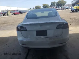 2021 Tesla Model 3 Standard Range Plus z VIN 5YJ3E1EA7MF078241, wystawiony jako Copart lot #57100525 z przebiegiem 56 700 mil mil oraz Szkoda całkowita • Salvage title. Historia ofert i sprzedaży dostępna na DreamBid. Obrazek 6.