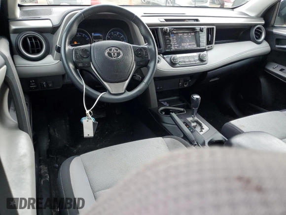 2018 Toyota RAV4 XLE with VIN 2T3WFREV7JW464160, listed as a Copart auction lot 63872925 with 70,826 mi miles and Salvage title. Bid and sale history available at DreamBid. Image 8.