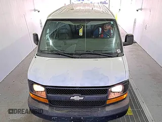 2012 Chevrolet Express Cargo z VIN 1GCSGAFX8C1135353, wystawiony jako IAAI lot #42610415 z przebiegiem 143 913 mil mil oraz . Historia ofert i sprzedaży dostępna na DreamBid. Obrazek 27.