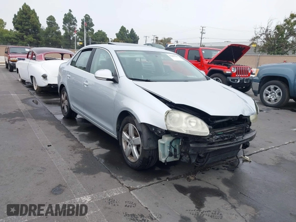 2008 Volkswagen Jetta SE with VIN 3VWRZ71K88M074505, listed as a IAAI auction lot 38842036 with 194,061 mi miles and . Bid and sale history available at DreamBid. Image 1.
