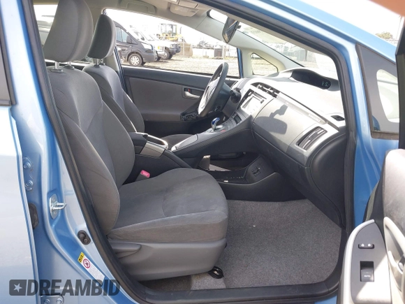 2012 Toyota Prius z VIN JTDKN3DP0C3017886, wystawiony jako IAAI lot #41966038 z przebiegiem 41 923 mil mil oraz . Historia ofert i sprzedaży dostępna na DreamBid. Obrazek 5.