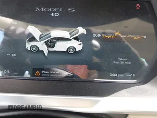 2013 Tesla Model S с VIN 5YJSA1AC8DFP10260, выставлен на аукционе IAAI как лот 42545156 с пробегом 121 329 миль миль и . История ставок и продаж доступна на DreamBid. Изображение 17.