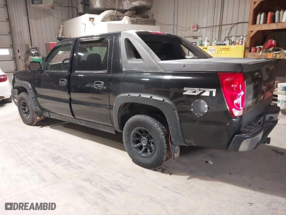 2005 Chevrolet Avalanche Z71 with VIN 3GNEK12Z95G224153, listed as a IAAI auction lot 41832920 with 172,146 mi miles. Bid and sale history available at carsss.com. Image 3.
