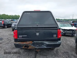 2008 Dodge Dakota с VIN 1D7HW68NX8S560117, выставлен на аукционе IAAI как лот 42383642 с пробегом 108 639 миль миль и . История ставок и продаж доступна на DreamBid. Изображение 16.