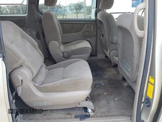 2009 Toyota Sienna CE with VIN 5TDZK23C09S251520, listed as a IAAI auction lot 42155604 with 233,153 mi miles. Bid and sale history available at carsss.com. Image 8.