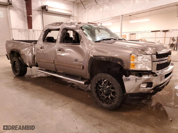 2013 Chevrolet Silverado 2500HD LTZ with VIN 1GC1KYC82DF147695, listed as a Copart auction lot 46005915 with 292,777 mi miles and Salvage Title. Bid and sale history available at carsss.com. Image 4.