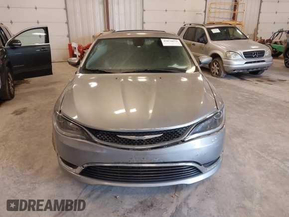 2015 Chrysler 200 Limited z VIN 1C3CCCAB1FN679279, wystawiony jako IAAI lot #42070078 z przebiegiem 149 608 mil mil oraz . Historia ofert i sprzedaży dostępna na DreamBid. Obrazek 12.