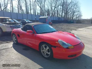 2000 Porsche Boxster with VIN WP0CA2982YU622019, listed as a IAAI auction lot 41983172 with 117,575 mi miles. Bid and sale history available at carsss.com. Image 1.