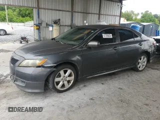 2008 Toyota Camry LE z VIN 4T1BE46K78U208130, wystawiony jako Copart lot #57705025 z przebiegiem 177 596 mil mil oraz Czysty tytuł • Clean title. Historia ofert i sprzedaży dostępna na DreamBid. Obrazek 1.