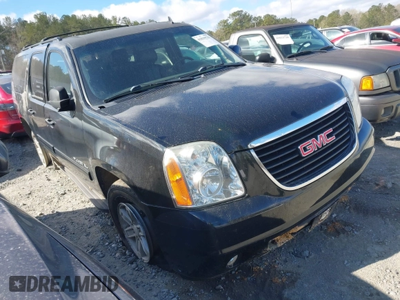 2013 GMC Yukon XL SLT with VIN 1GKS1KE02DR176998, listed as a IAAI auction lot 41839522 with 175,923 mi miles. Bid and sale history available at carsss.com. Image 1.