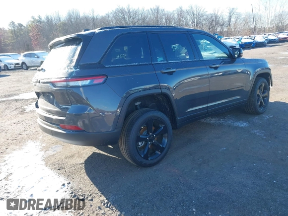 2024 Jeep Grand Cherokee Limited with VIN 1C4RJHBG3R8586947, listed as a IAAI auction lot 41172584 with 3,565 mi miles and . Bid and sale history available at DreamBid. Image 4.