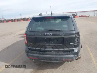 2013 Ford Police Interceptor Utility z VIN 1FM5K8AR6DGA63897, wystawiony jako IAAI lot #41855311 z przebiegiem Nie podano mil oraz . Historia ofert i sprzedaży dostępna na DreamBid. Obrazek 17.