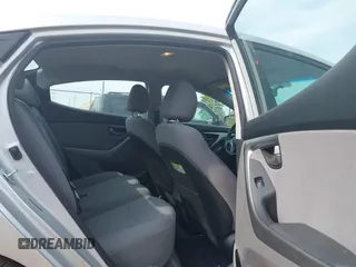 2016 Hyundai Elantra SE z VIN 5NPDH4AE1GH727236, wystawiony jako IAAI lot #39440992 z przebiegiem 76 917 mil mil oraz . Historia ofert i sprzedaży dostępna na DreamBid. Obrazek 8.