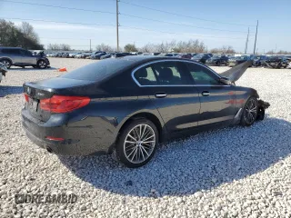 2018 BMW 5 Series 530i z VIN WBAJA5C52JWA38947, wystawiony jako Copart lot #48182405 z przebiegiem Nie podano mil oraz Szkoda całkowita • Salvage title. Historia ofert i sprzedaży dostępna na DreamBid. Obrazek 3.