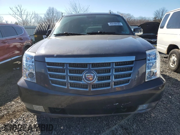 2010 Cadillac Escalade Premium with VIN 1GYUKCEF2AR264970, listed as a Copart auction lot 49448435 with 153,957 mi miles and Salvage title. Bid and sale history available at DreamBid. Image 5.