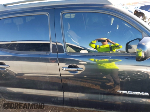 2006 Toyota Tacoma with VIN 3TMMU52N26M002740, listed as a IAAI auction lot 41684550 with 250,012 mi miles and . Bid and sale history available at DreamBid. Image 13.