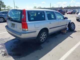 2002 Volvo V70 with VIN YV1SW58D322240530, listed as a IAAI auction lot 41944556 with 104,160 mi miles and . Bid and sale history available at DreamBid. Image 4.