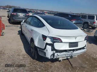 2023 Tesla Model 3 z VIN 5YJ3E1EAXPF505951, wystawiony jako IAAI lot #41535421 z przebiegiem Nie podano mil oraz . Historia ofert i sprzedaży dostępna na DreamBid. Obrazek 3.