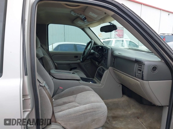 2004 Chevrolet Tahoe LT z VIN 1GNEC13Z24J220275, wystawiony jako IAAI lot #42142833 z przebiegiem 271 725 mil mil oraz . Historia ofert i sprzedaży dostępna na DreamBid. Obrazek 5.