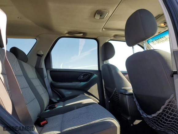 2004 Ford Escape XLT with VIN 1FMYU03184DA15965, listed as a Copart auction lot 42339875 with 209,805 mi miles and Salvage Title. Bid and sale history available at carsss.com. Image 12.