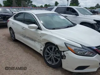 2018 Nissan Altima SV with VIN 1N4AL3AP7JC276268, listed as a IAAI auction lot 42166837 with 95,158 mi miles and . Bid and sale history available at carsss.com. Image 6.