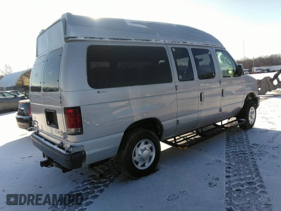 2012 Ford Econoline Passenger XL z VIN 1FMNE1BW4CDA93080, wystawiony jako IAAI lot #41103198 z przebiegiem Nie podano mil oraz . Historia ofert i sprzedaży dostępna na DreamBid. Obrazek 4.