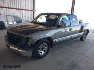 2001 Chevrolet Silverado 1500 LS with VIN 2GCEC19V011316604, listed as a IAAI auction lot 41682054 with 235,246 mi miles. Bid and sale history available at carsss.com. Image 2.