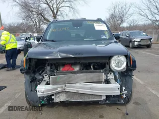 2018 Jeep Renegade Latitude with VIN ZACCJBBB1JPJ07734, listed as a IAAI auction lot 41615042 with 60,675 mi miles and . Bid and sale history available at carsss.com. Image 6.