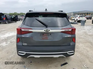 2021 Kia Seltos SX z VIN KNDETCA27M7203303, wystawiony jako Copart lot #48563105 z przebiegiem 51 176 mil mil oraz Nie do naprawy • Non repairable. Historia ofert i sprzedaży dostępna na DreamBid. Obrazek 6.