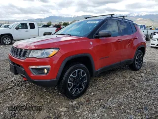 2019 Jeep Compass Trailhawk z VIN 3C4NJDDB6KT795244, wystawiony jako Copart lot #57092515 z przebiegiem 88 307 mil mil oraz Szkoda całkowita • Salvage title. Historia ofert i sprzedaży dostępna na DreamBid. Obrazek 1.