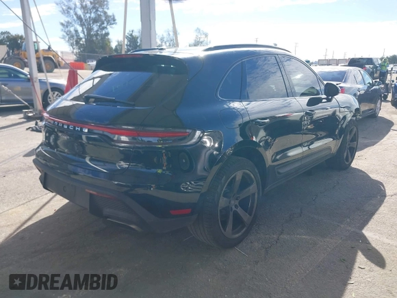 2022 Porsche Macan with VIN WP1AA2A56NLB01345, listed as a IAAI auction lot 41575471 with 22,445 mi miles. Bid and sale history available at carsss.com. Image 4.