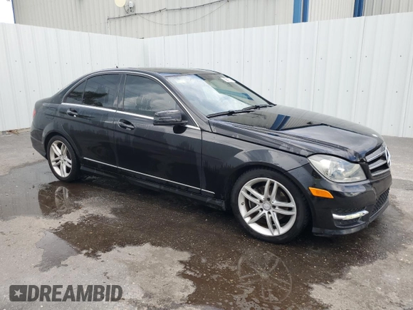 2014 Mercedes-Benz C 250 Sport z VIN WDDGF4HB7EA936280, wystawiony jako Copart lot #62165085 z przebiegiem 121 498 mil mil oraz Czysty tytuł • Clean title. Historia ofert i sprzedaży dostępna na DreamBid. Obrazek 4.
