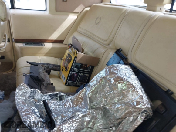 1982 Cadillac Eldorado z VIN 1G6AL578XCE604086, wystawiony jako IAAI lot #41676376 z przebiegiem 102 650 mil mil oraz . Historia ofert i sprzedaży dostępna na DreamBid. Obrazek 8.