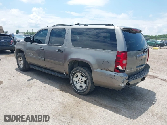 2007 Chevrolet Suburban LT with VIN 1GNFC16J27J200946, listed as a IAAI auction lot 42745650 with Not provided miles and . Bid and sale history available at DreamBid. Image 3.