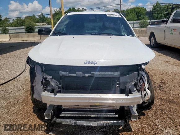 2025 Jeep Compass Latitude with VIN 3C4NJDBN5ST524494, listed as a Copart auction lot 65656135 with 17,791 mi miles and Clean title. Bid and sale history available at DreamBid. Image 5.