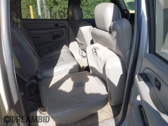 2005 Chevrolet Suburban LT with VIN 3GNFK16Z85G187465, listed as a IAAI auction lot 41875358 with 206,370 mi miles and . Bid and sale history available at DreamBid. Image 8.