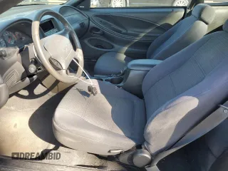 2004 Ford Mustang Standard z VIN 1FAFP40654F138305, wystawiony jako Copart lot #65882195 z przebiegiem 89 404 mil mil oraz Czysty tytuł • Clean title. Historia ofert i sprzedaży dostępna na DreamBid. Obrazek 7.